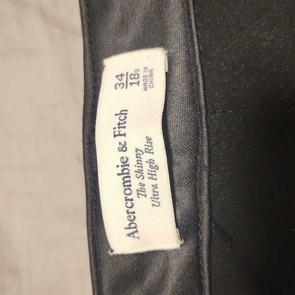 Abercrombie Pleather Pants Size 34